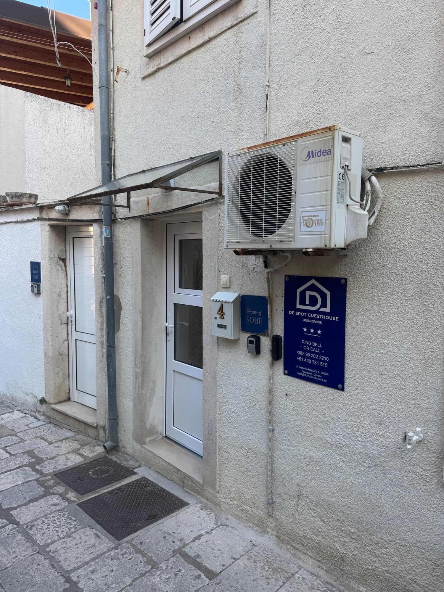 De Spot Guest House - Pile Old Town Gate Дубровник Экстерьер фото